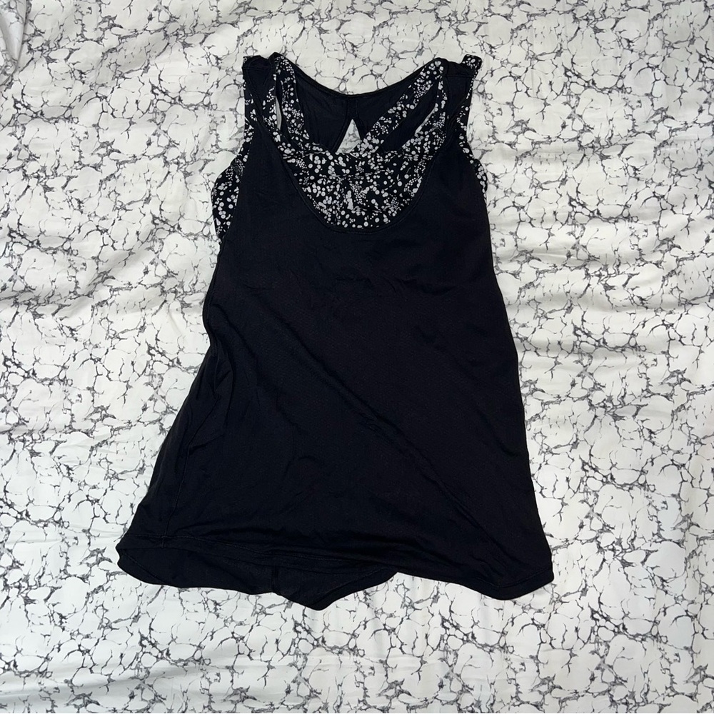 Lululemon built in bra top! Size 6